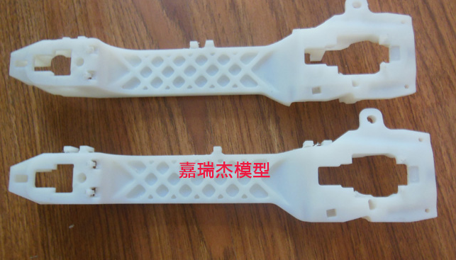 做手板模型時為什么要噴油呢？